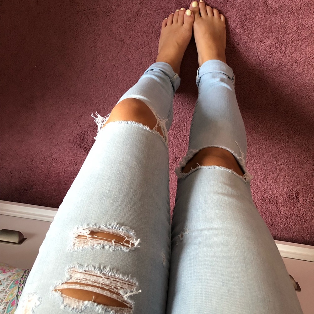 American Eagle low rise ripped jeans